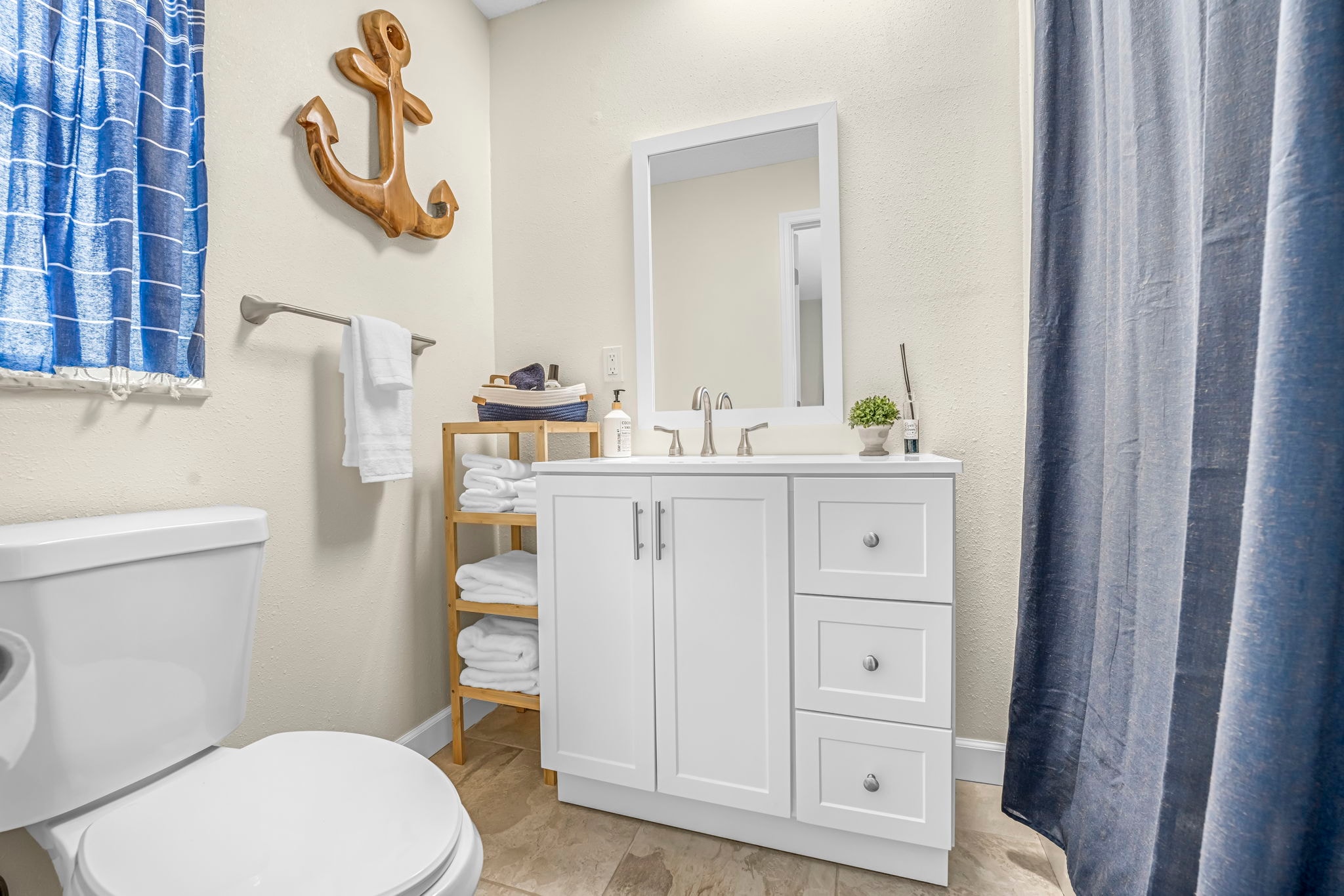 Interior living space at Rod and Reel Haven 1